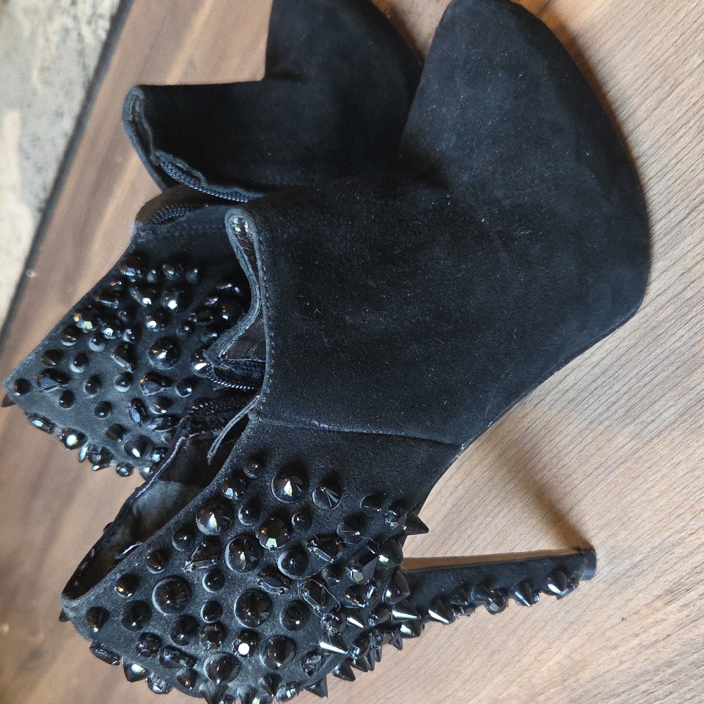 Sam Edelman Black Spiked Ankle Booties Sz9